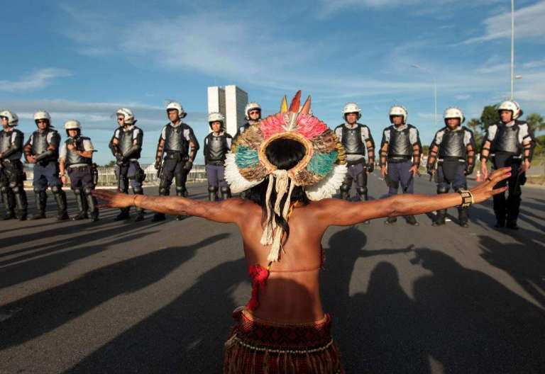 Protesta indígena en Brasilia Brasil