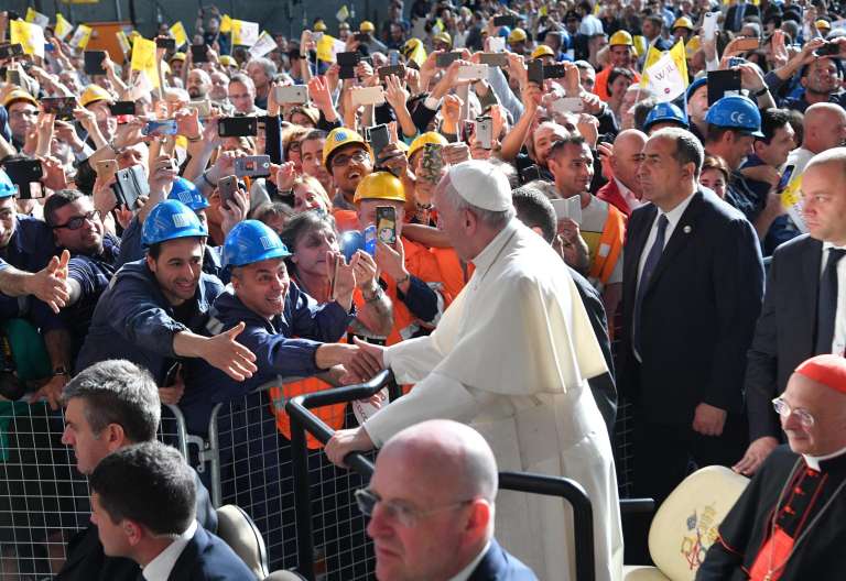 El Papa en Génova con trabajadores de la siderúrgica ILVA