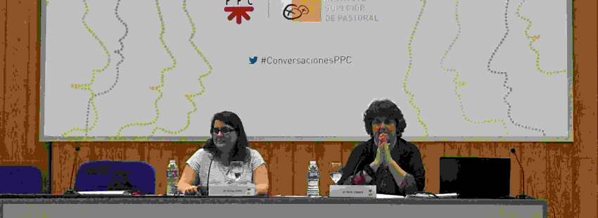 Pepa Torres, durante su ponencia en la segunda edición de Conversaciones PPC el 5 de mayo de 2017