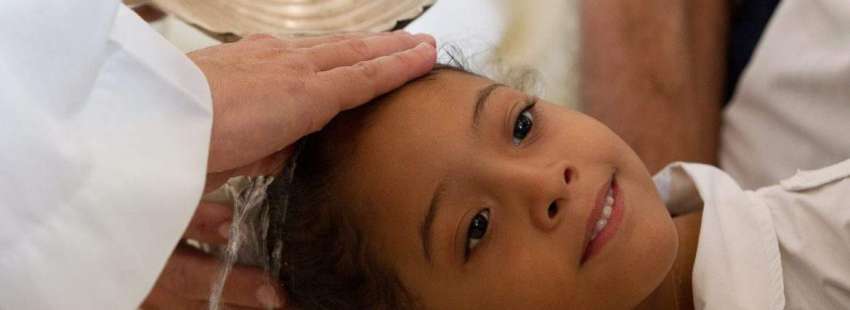 Sacerdote Bautismo Sacramento