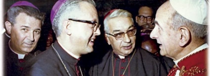 Tarancón y Echarren saludan a Pablo VI