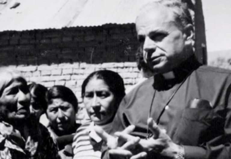 De Nevares, un santo pastor