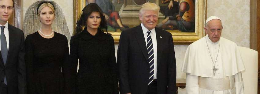 Donald Trump, Melania Trump, Ivanka Trump y su esposo, durante la audiencia del Papa Francisco el