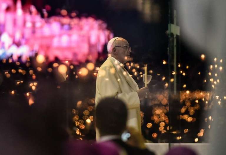 Papa Francisco, procesión de las candelas, Fátima, Portugal, 12 de mayo de 2017