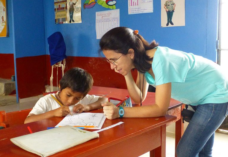 Cecilia misionera laica Perú