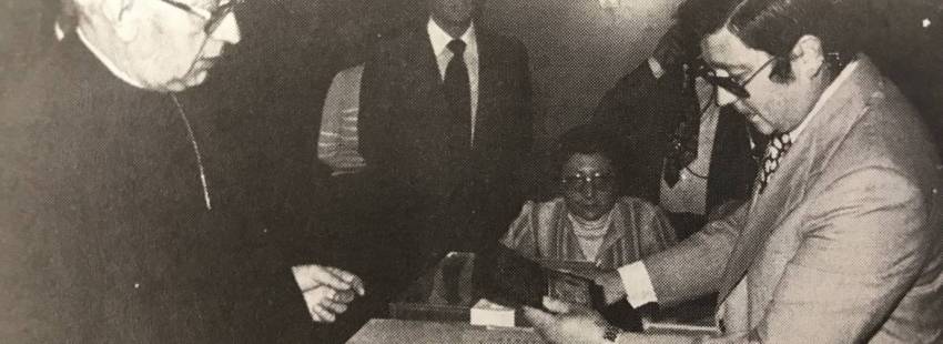 El cardenal Tarancón vota en las primeras elecciones democráticas de España, el 15 de junio de