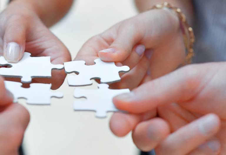 La Iglesia media en conflictos sociales