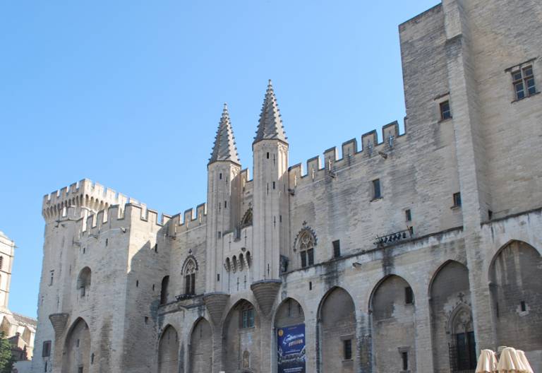 Palacio de los Papas Aviñón cisma católico siglo XIV-XV