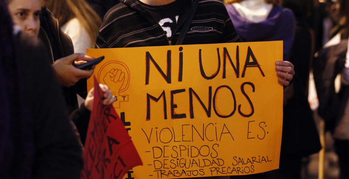 cartel Ni una menos contra la violencia machista y asesinato de mujeres