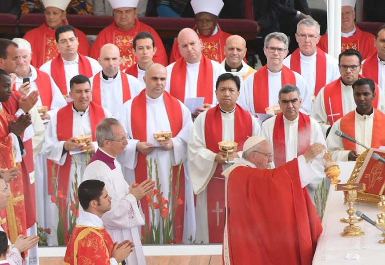 papa Francisco oficia misa 29 de junio 2017 con nuevos cardenales y arzobispos metropolitanos