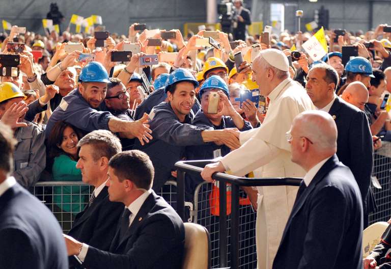 papa Francisco visita Génova obreros mundo del trabajo mayo 2017