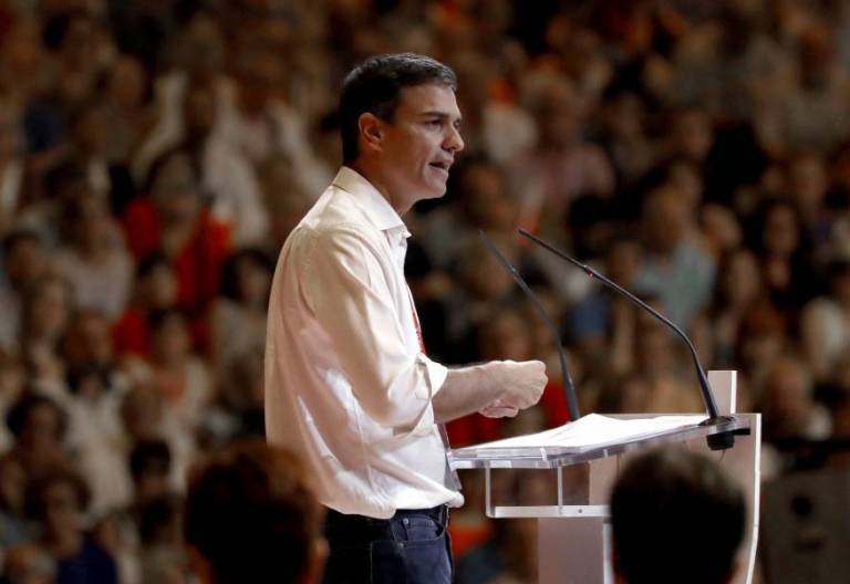 Pedro Sánchez, secretario general del PSOE, en el 39 Congreso Federal del partido/EFE