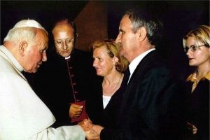 Juan Pablo II, con la familia de Miguel Ángel Blanco san Papa ETA