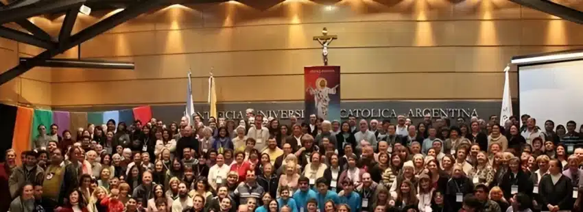 “¡Felices los que escuchan y viven la Palabra!”