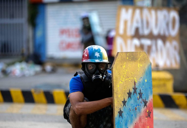 Venezuela protestas en la calle oposición contra el ejército elecciones para Asamblea