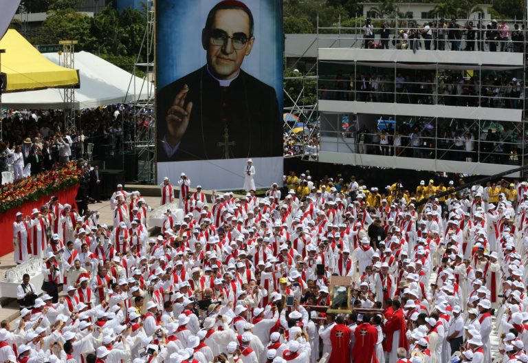 Anuncian gran caminata para celebrar el centenario del natalicio de monseñor Romero