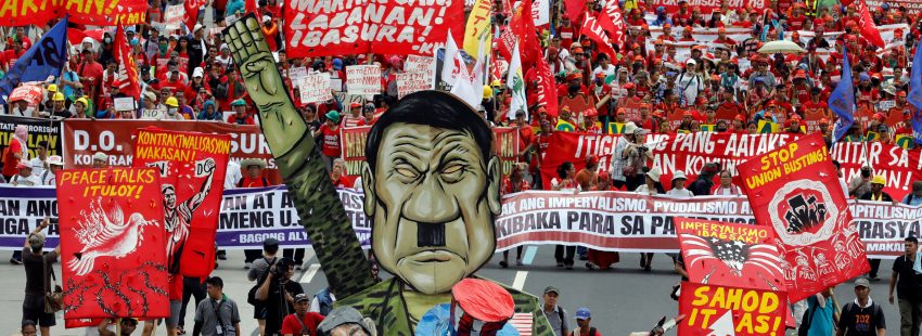 Las campanas de Filipinas tañen contra el presidente Duterte