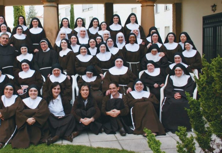 Religiosas contemplativas clarisas de Soria, en su convento