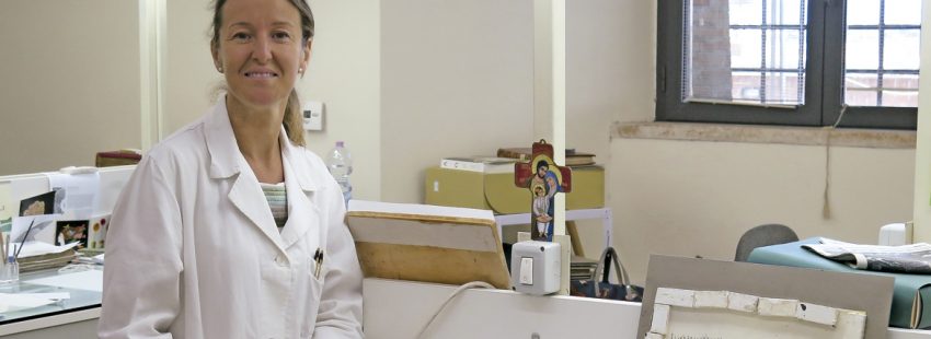 Ángela Núñez Gaitán, directora del departamento de restauración de la Biblioteca Apostólica