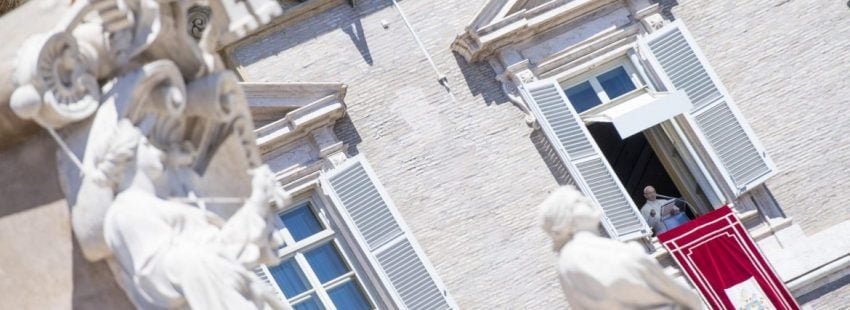 Ángelus del Papa: “María nos trae una nueva alegría, capaz de superar las dificultades”
