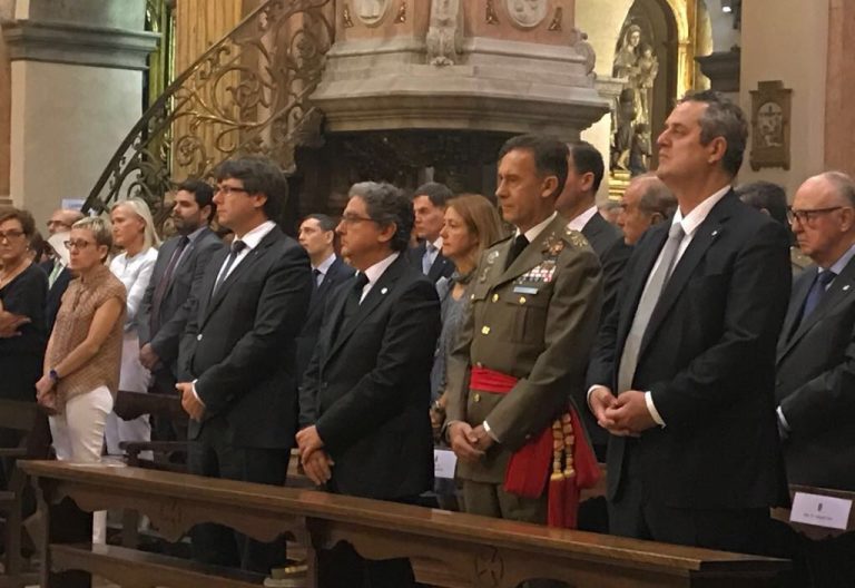 Las autoridades en la misa en honor a la Virgen de la Mercé 24 septiembre