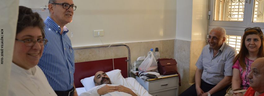 Dos religiosos en Hospital San Luis Alepo Sirio