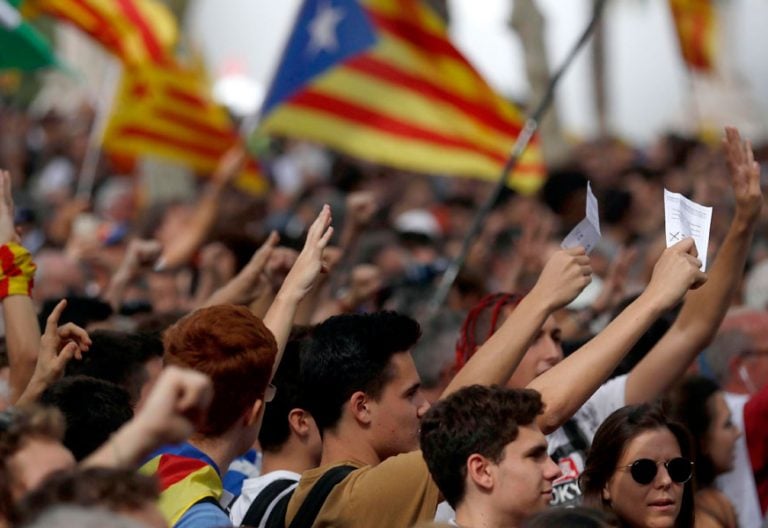 Protesta en las calles por no permitir el referéndum del 1-0 independencia 21 septiembre