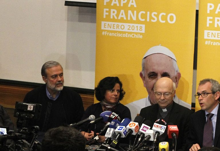 Chile espera al Papa con expectativas y temores