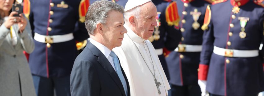 papa Francisco viaje a Colombia encuentro con las autoridades y presidente Juan Manuel Santos 7