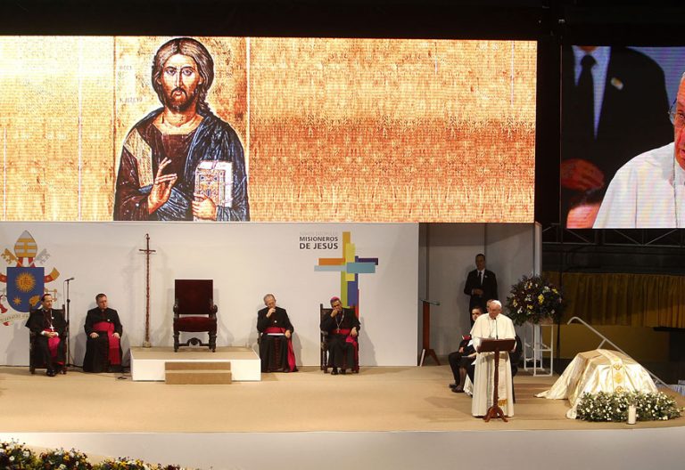 papa Francisco viaje a Colombia encuentro con sacerdotes religiosos religiosas y seminaristas Medellín 9 septiembre 2017