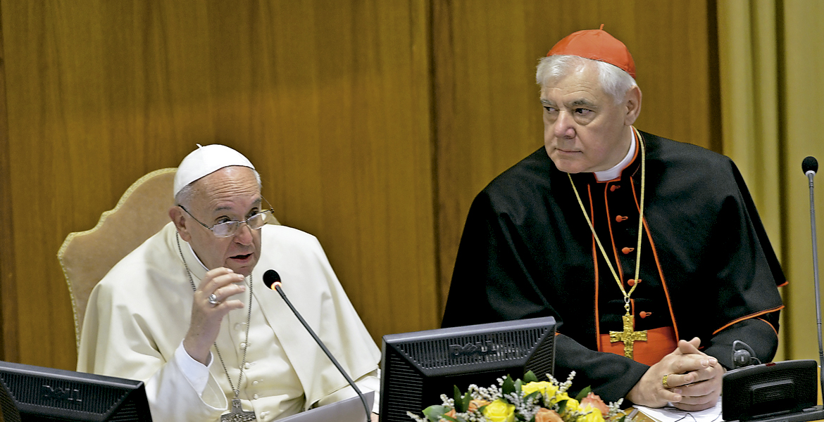 papa Francisco y cardenal Gerhard Muller