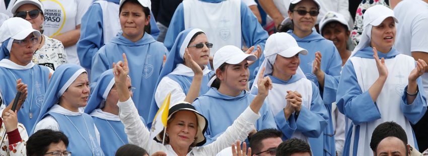 grupos de religiosos y religiosas durante la misa en Villavicencio papa Francisco viaje a Colombia