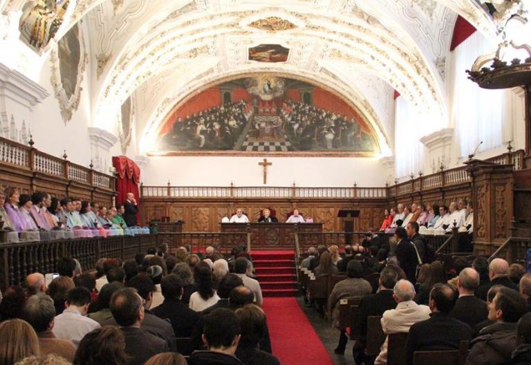 Universidad Pontificia de Salamanca UPSA acto en el Aula Magna
