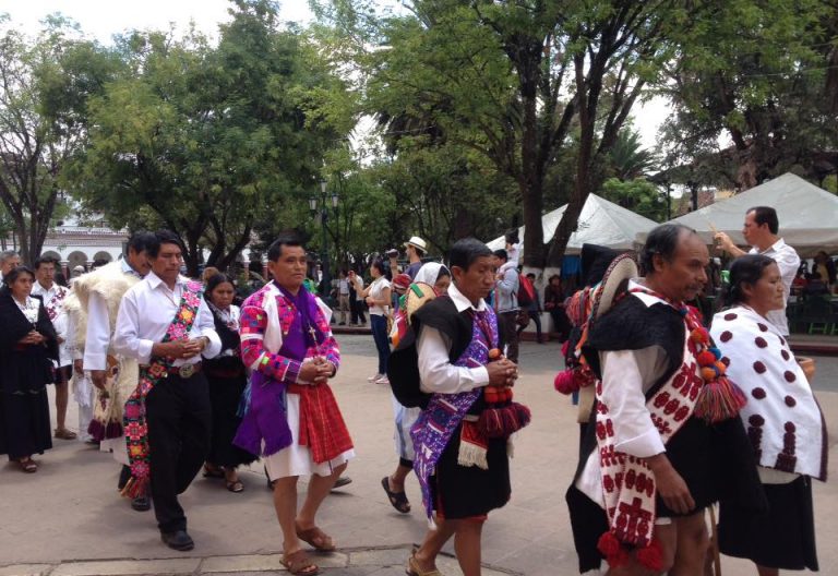 Alerta obispo mexicano: “Medios modernos de comunicación ponen en riesgo las raíces culturales