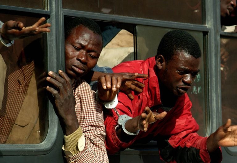 Inmigrantes en la frontera de Ceuta