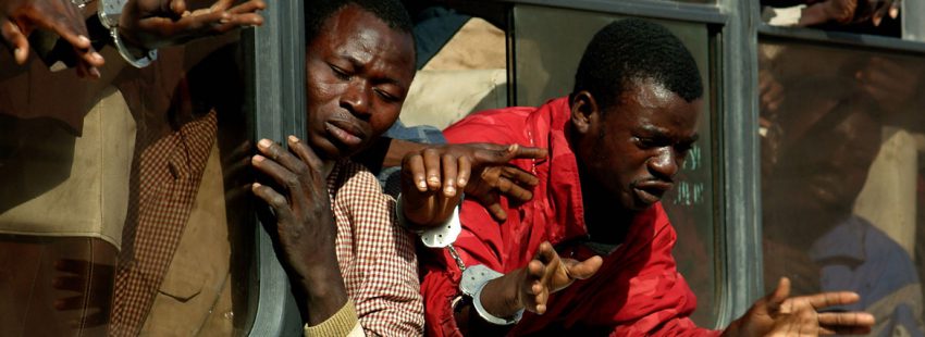 Inmigrantes en la frontera de Ceuta