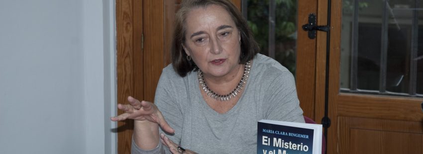 Maria Clara Bingemer teóloga brasileña presentación en Madrid de su libro El Misterio y el Mundo