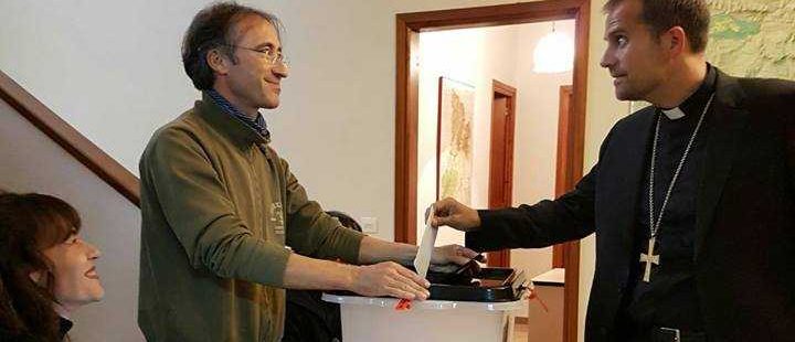 El obispo de Solsona, Xavier Novell, votando en el referéndum independentista del 1-O