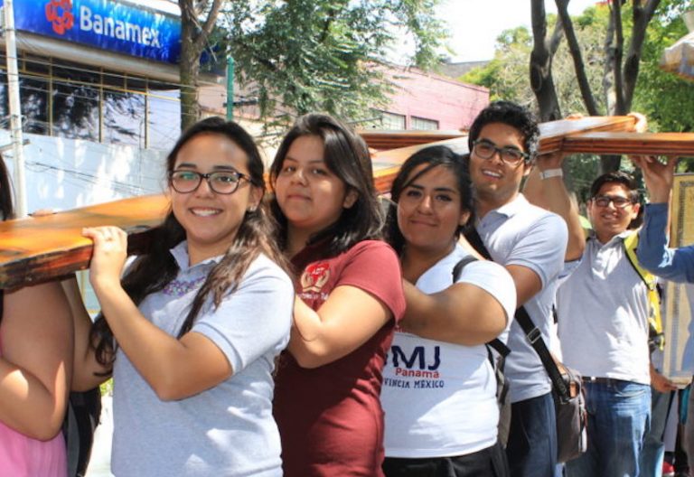 Los signos de la JMJ 2019 llegan a los albergues para damnificados