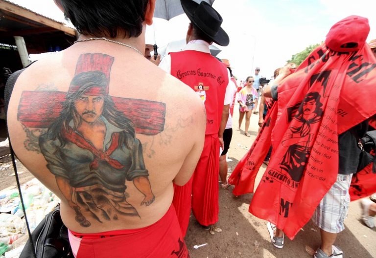 Gauchito Gil, una devoción popular a la que se acerca la Iglesia