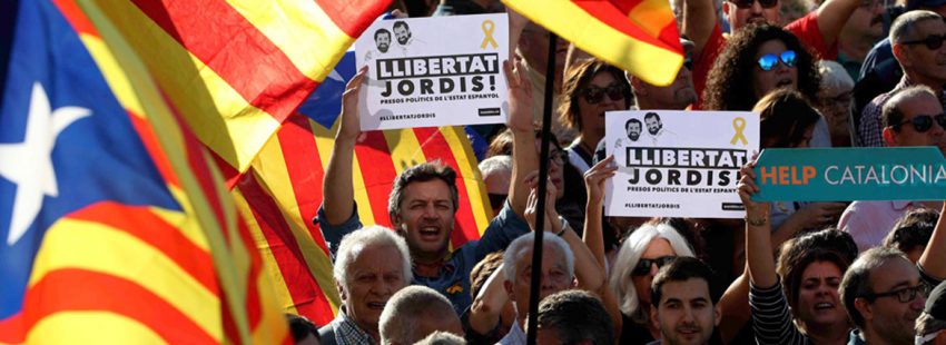 Manifestación en Barcelona el 21 de octubre tras conocerse que el Gobierno de Mariano Rajoy ha