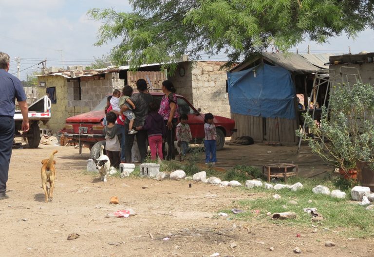 una iglesia en una misión