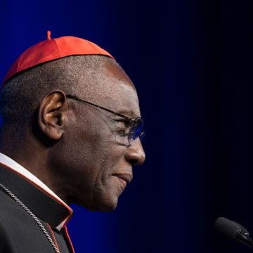El cardenal Robert Sarah, en una conferencia archivo