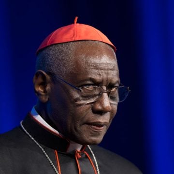 El cardenal Robert Sarah, en una conferencia archivo