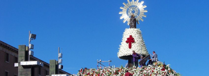 ofrenda flores a la Virgen del PIlar de Zaragoza 2013