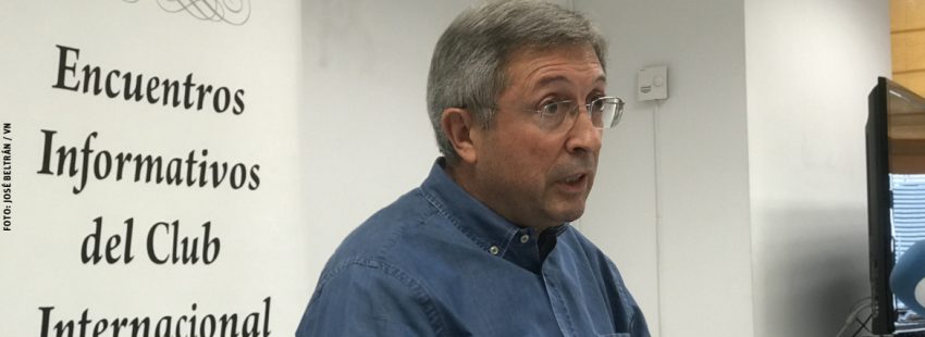 periodista Juan Vicente Boo presenta el libro Píldoras para el alma