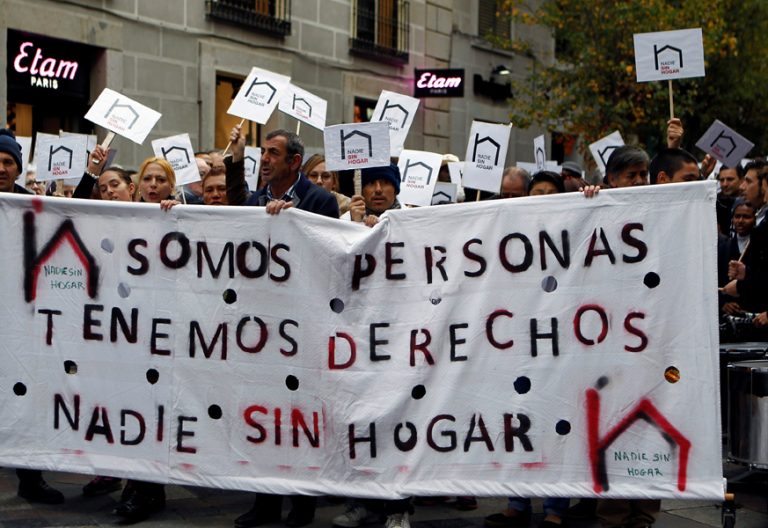 manifestación en Madrid a favor de las personas sin hogar campaña de Cáritas y otras entidades noviembre 2017