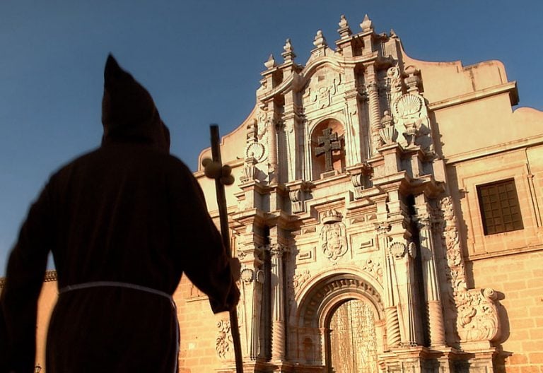 peregrino en la Basílica Menor-Santuario de la Vera Cruz Caravaca de la Cruz Murcia