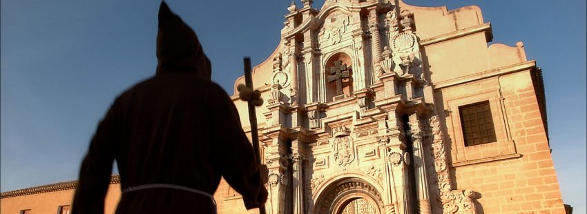 peregrino en la Basílica Menor-Santuario de la Vera Cruz Caravaca de la Cruz Murcia