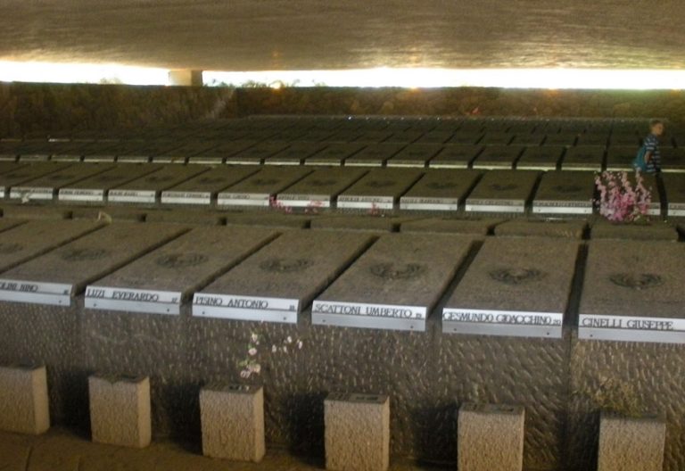 Fosas Ardeatinas Roma conmemora masacre de los nazis